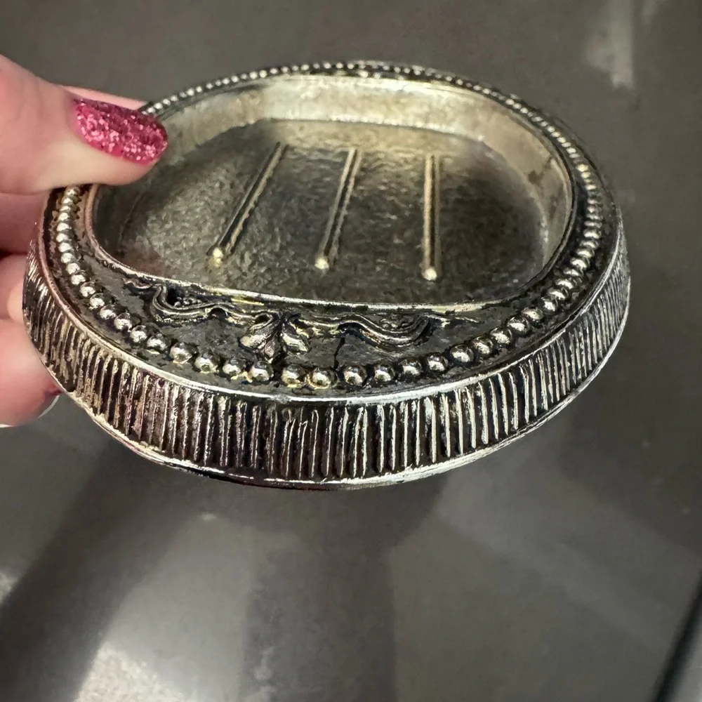 Ornate Silver-Tone Oval Soap Dish